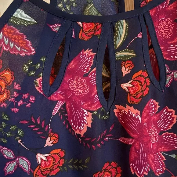 Papermoon Floral Halter Neck Top - Picture 6 of 15